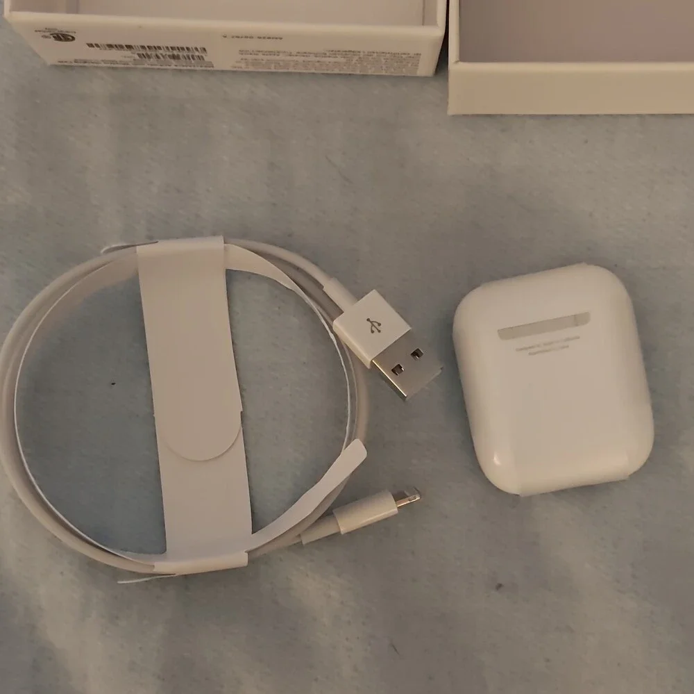 Ear Pods In-Ear Bluetooth Earbuds, White, Wireless Charging Case, Double